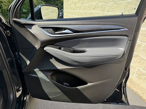 Used 2024 Buick Enclave Essence w/ Sport Touring Edition image 29