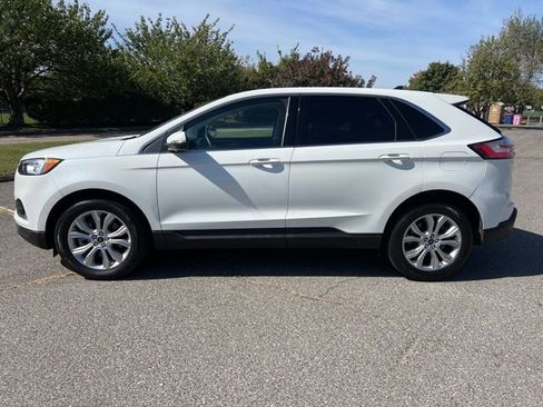 Used 2022 Ford Edge Titanium image 5
