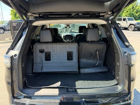 Used 2020 Chevrolet Traverse Premier w/ Redline Edition AWD/4WD image 13