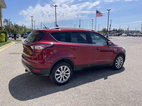 Used 2017 Ford Escape Titanium w/ Canadian Touring Package AWD/4WD image 4