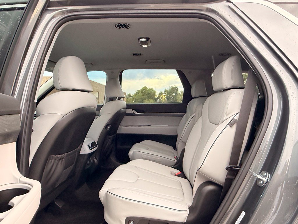 Used 2024 Hyundai Palisade SEL FWD image 18