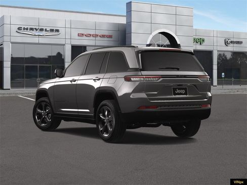 New 2025 Jeep Grand Cherokee Altitude image 5