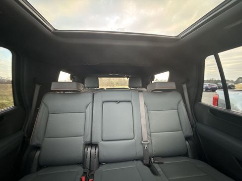 Used 2025 GMC Yukon AT4 image 28