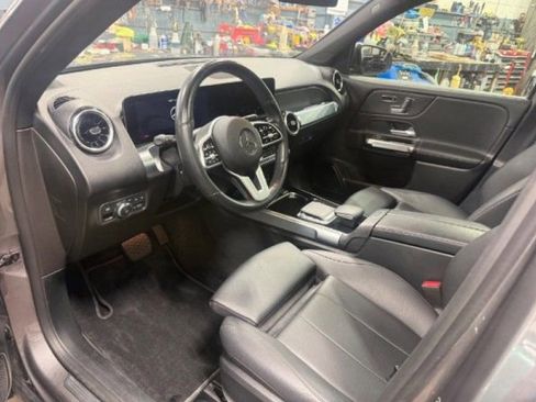 Used 2021 Mercedes-Benz GLB 250 4MATIC image 12