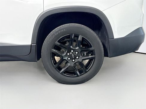 Used 2021 Chevrolet Traverse LT FWD image 16