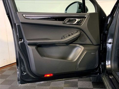 New 2025 Porsche Macan image 20