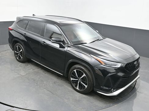 Used 2022 Toyota Highlander XSE image 33