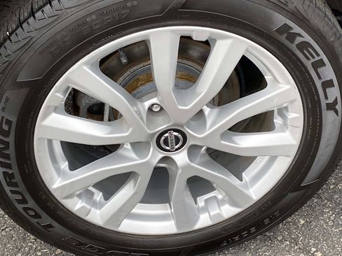 Used 2021 Nissan Rogue Sport S image 27