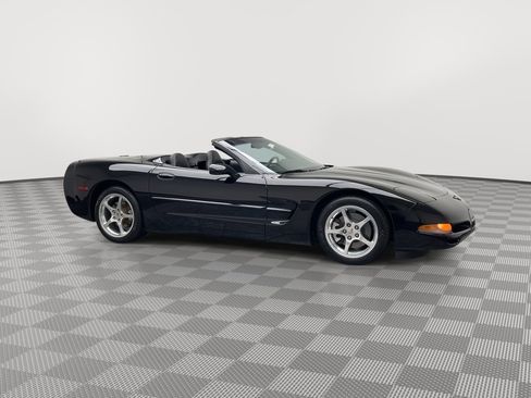 Used 2001 Chevrolet Corvette Convertible w/ Preferred Equipment Group2 image 31