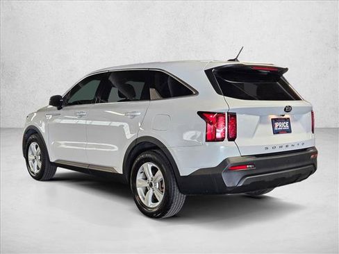 Used 2021 Kia Sorento LX FWD image 8