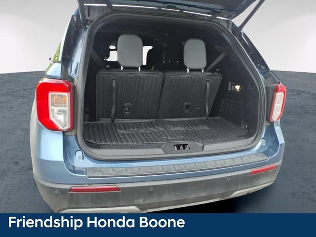 Used 2020 Ford Explorer XLT w/ Equipment Group 202A AWD/4WD image 11