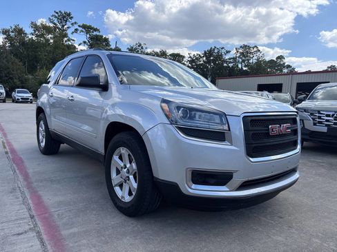 Used 2015 GMC Acadia SLE image 3