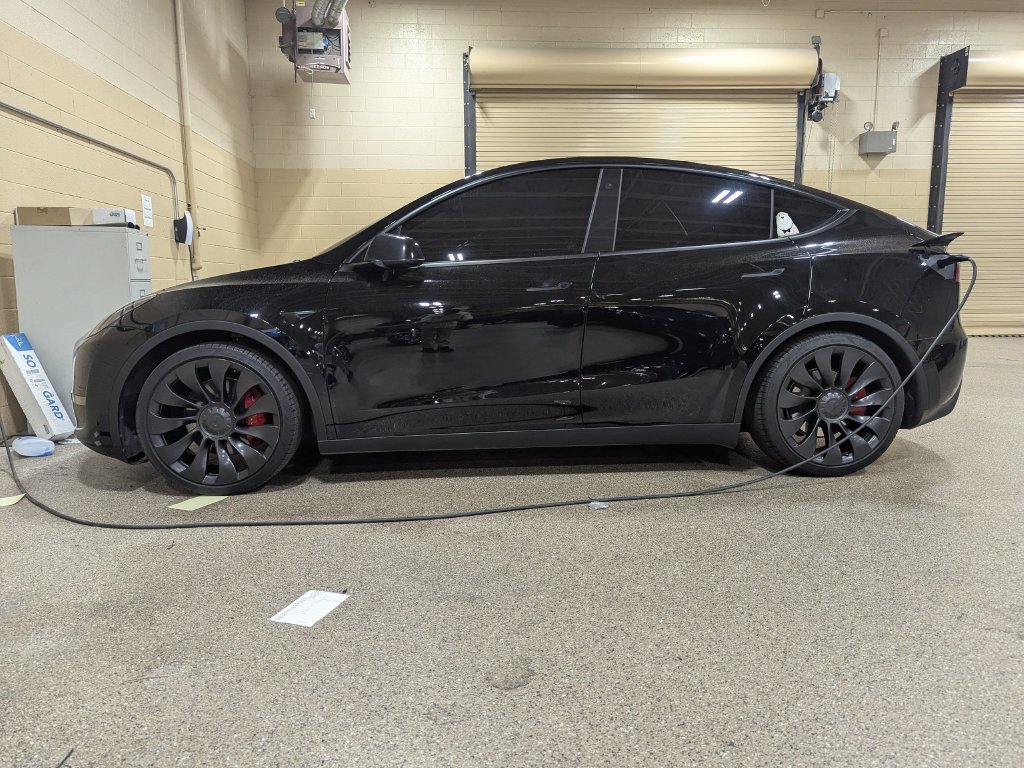 Used 2022 Tesla Model Y Performance AWD/4WD image 3