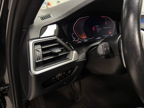 Used 2019 BMW 330i xDrive Sedan w/ Convenience Package image 16