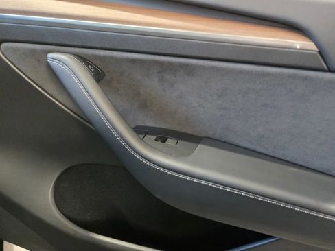 Used 2024 Tesla Model Y Performance image 6