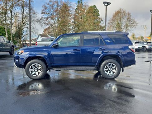 Certified 2018 Toyota 4Runner TRD Off-Road image 6