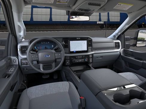 New 2026 Ford F250 XLT w/ XLT Premium Package AWD/4WD image 9