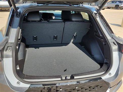 New 2025 Chevrolet Equinox EV RS image 8