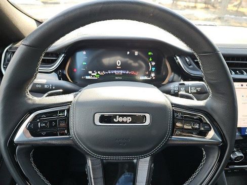 Used 2023 Jeep Grand Cherokee Overland w/ Advanced Protech Group III image 21