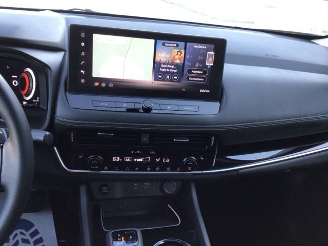 Used 2025 Nissan Rogue SL w/ Tech Package AWD/4WD image 9