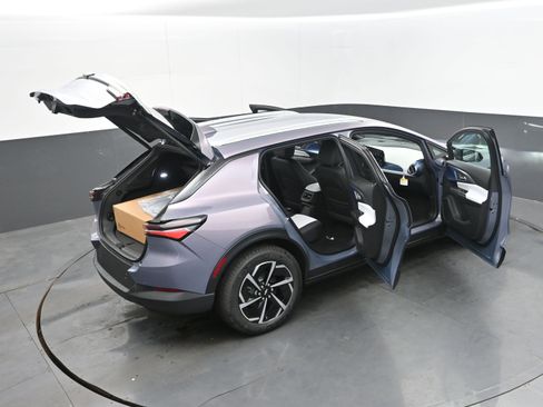 New 2026 Chevrolet Equinox EV LT FWD image 46