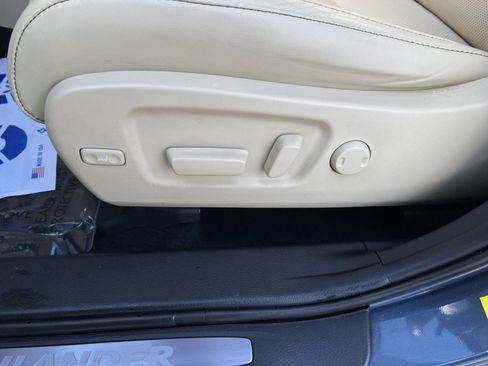 Used 2019 Toyota Highlander Limited Platinum image 14