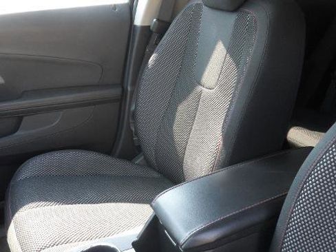 Used 2011 Chevrolet Equinox LT w/ Driver Convenience Package image 26