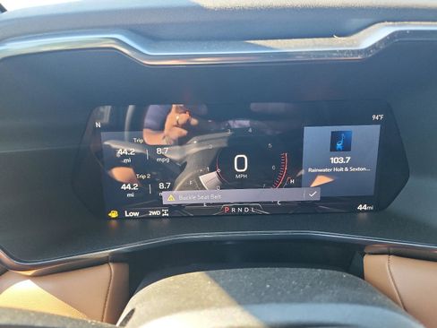 New 2025 GMC Canyon AT4 w/ Nightfall Edition image 18