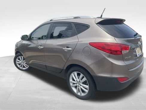Used 2010 Hyundai Tucson Limited AWD/4WD image 5