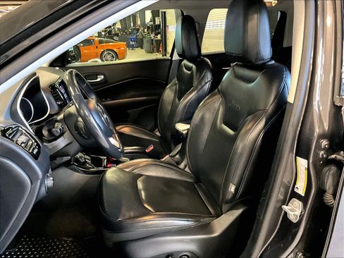 Used 2018 Jeep Compass Limited image 10