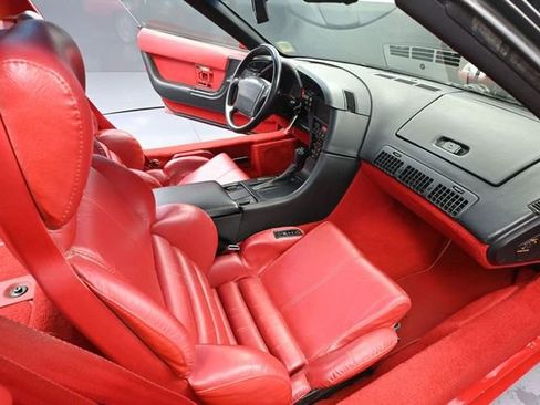 Used 1992 Chevrolet Corvette Coupe RWD image 33