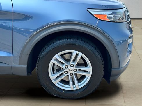 Used 2020 Ford Explorer XLT w/ Equipment Group 202A AWD/4WD image 40
