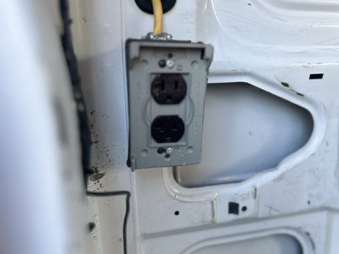 Used 2013 Ford E-150 and Econoline 150 image 9