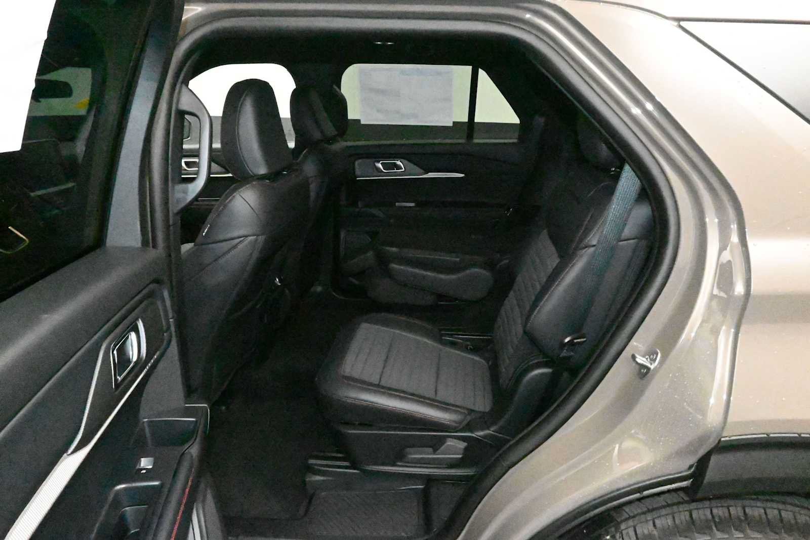 New 2026 Ford Explorer ST-Line AWD/4WD image 24