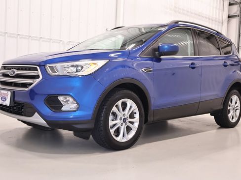 Used 2017 Ford Escape SE w/ Equipment Group 201A AWD/4WD image 5