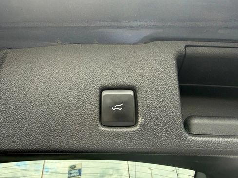 Used 2020 Ford Escape Titanium w/ Titanium Premium Package 2.0 AWD/4WD image 8