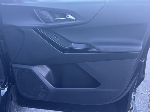 Used 2026 Chevrolet Equinox LT w/ Convenience Package II image 16