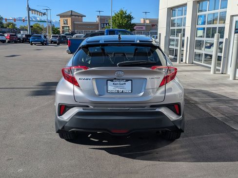Used 2019 Toyota C-HR Limited FWD image 7