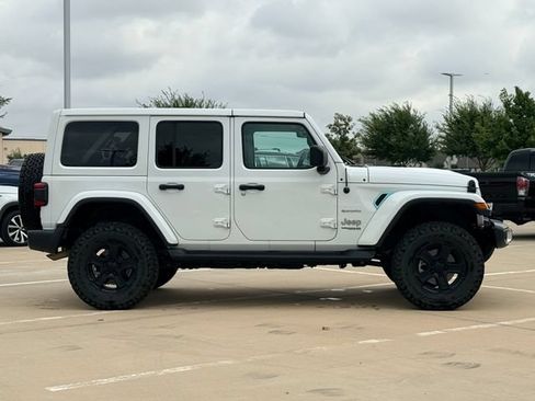 Used 2022 Jeep Wrangler Unlimited Sahara w/ Safety Group AWD/4WD image 11