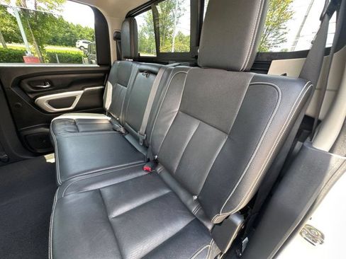 Used 2018 Nissan Titan PRO-4X w/ Pro-4x Convenience Package AWD/4WD image 13