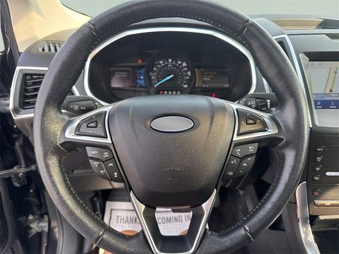 Used 2020 Ford Edge Titanium image 20