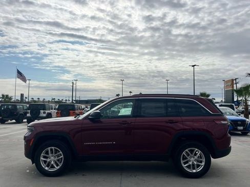New 2025 Jeep Grand Cherokee Laredo X w/ Luxury Tech Group I image 4