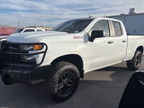 Used 2020 Chevrolet Silverado 1500 Custom Trail Boss w/ Custom Convenience Package image 3