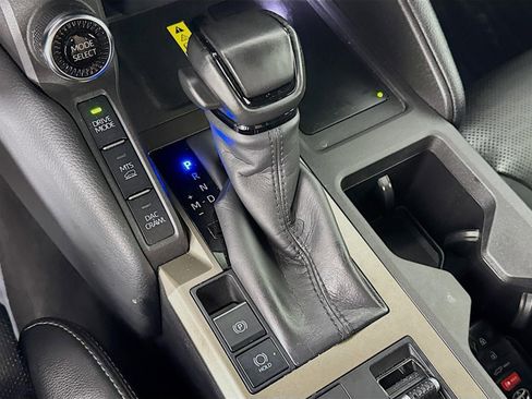 Used 2024 Toyota Land Cruiser image 19