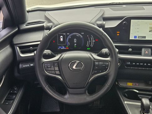 Used 2025 Lexus UX 300h FWD w/ Accessory Package (Z2) image 27
