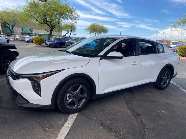 Used 2025 Kia K4 FWD image 1