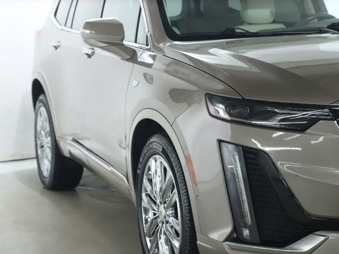 Used 2023 Cadillac XT6 Premium Luxury w/ Technology Package AWD/4WD image 8