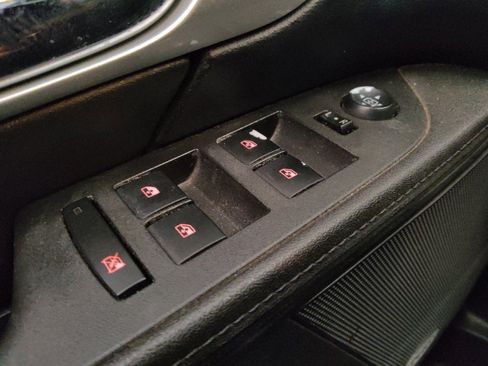 Used 2017 GMC Terrain SLE w/ Technology Package image 27