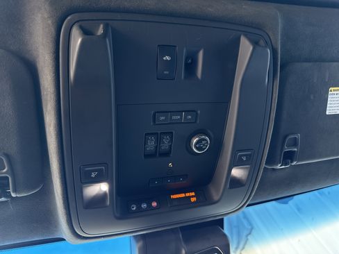 Used 2019 Cadillac Escalade ESV Platinum image 23