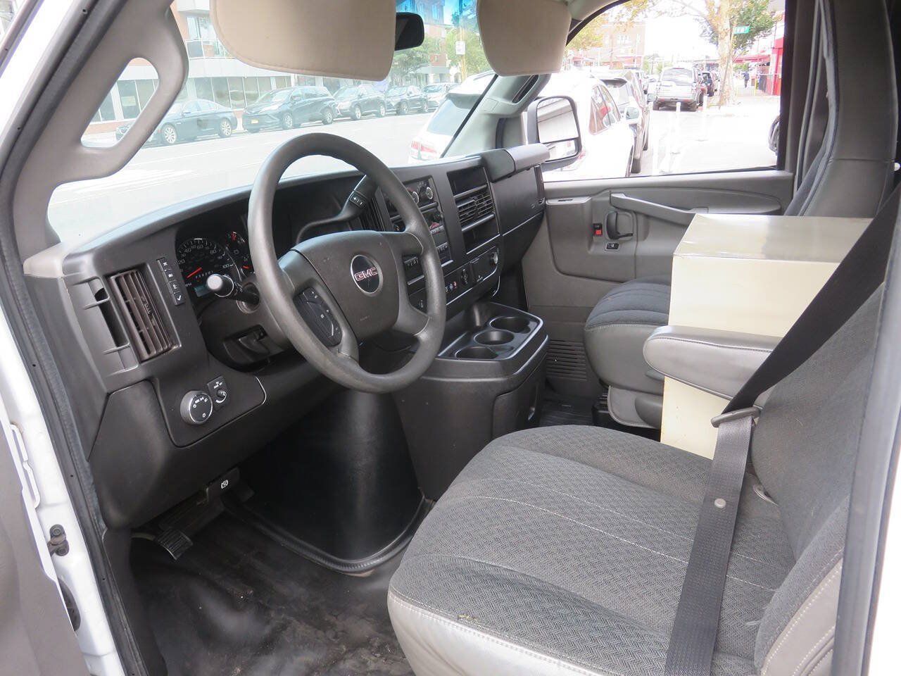 Used 2019 GMC Savana 2500 w/ Driver Convenience Package RWD image 17